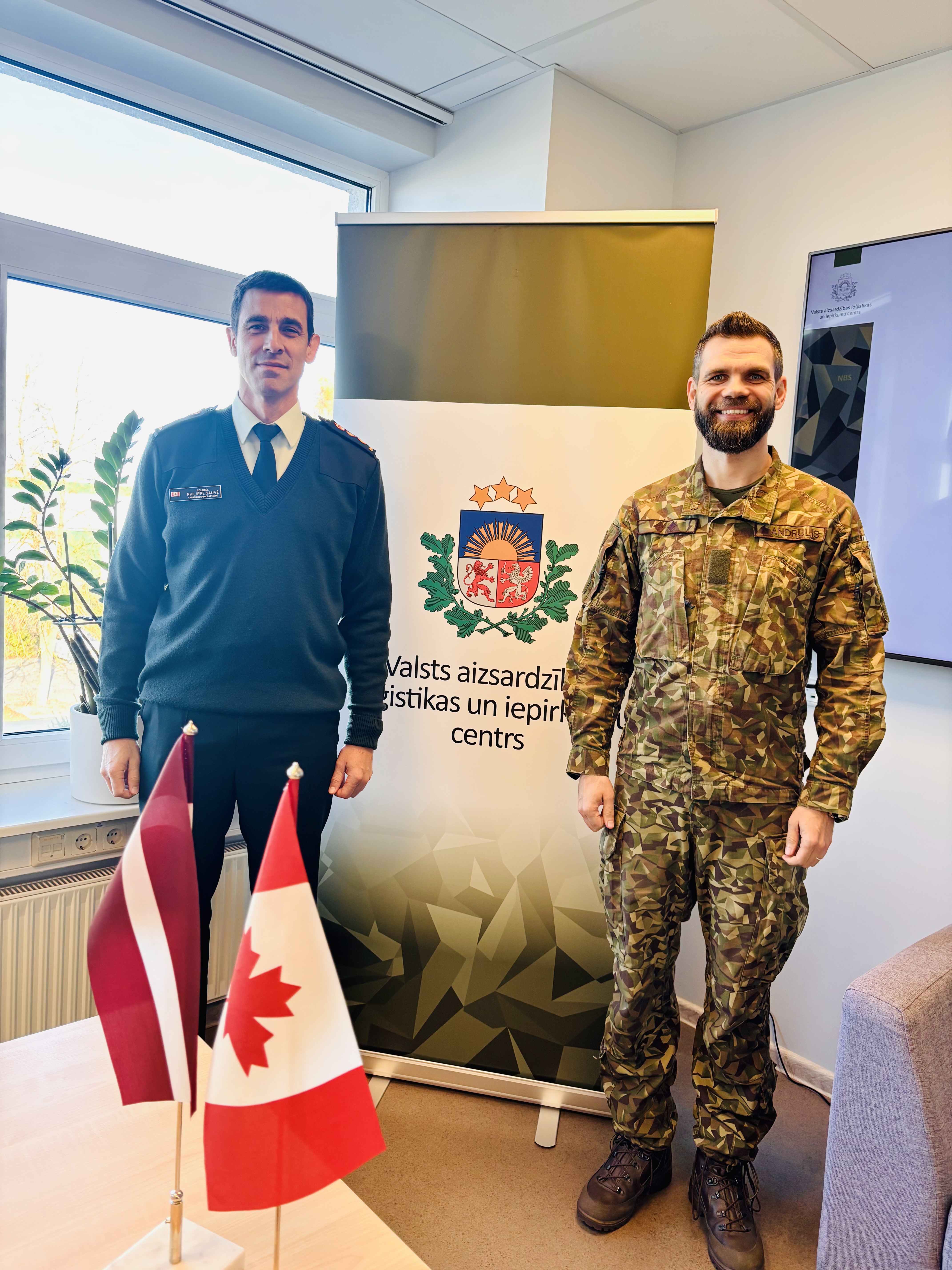 Tikšanās ar Kanādas militāro atašeju